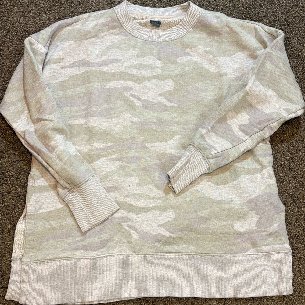 Aerie Camouflage Sweater - Gray and Cream